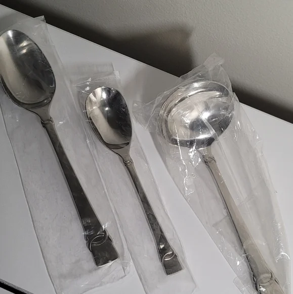 Oneida Flatware - Picture 3 of 3